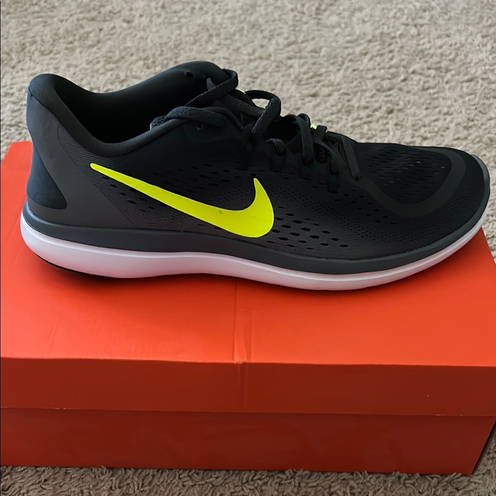 Nike Flex Black Athletic Sneakers